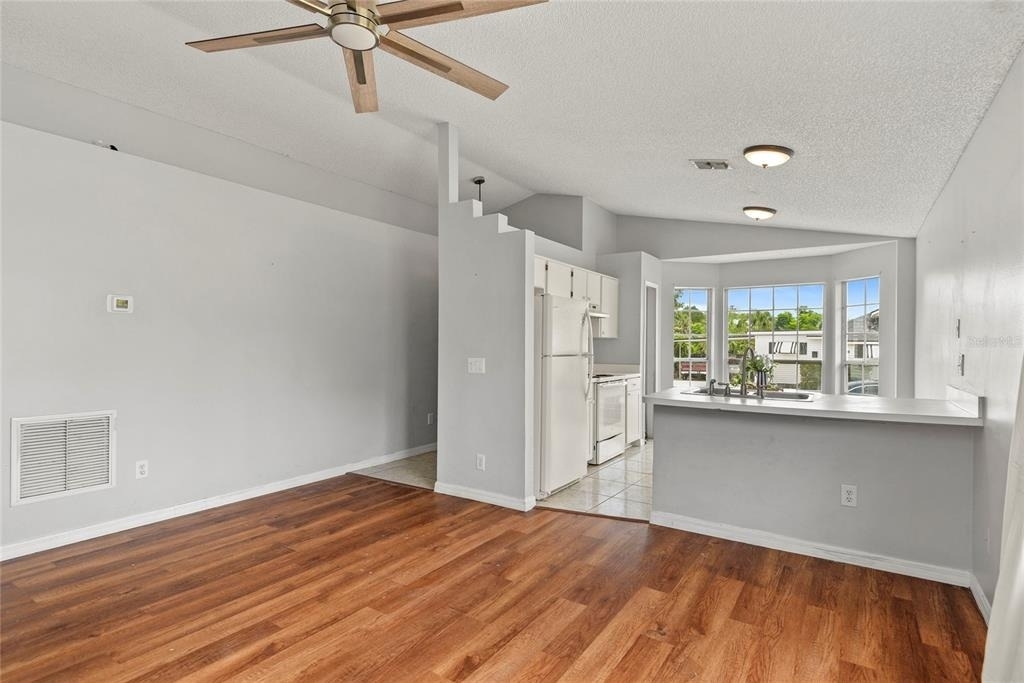 301 S Capen Ave - Photo 6