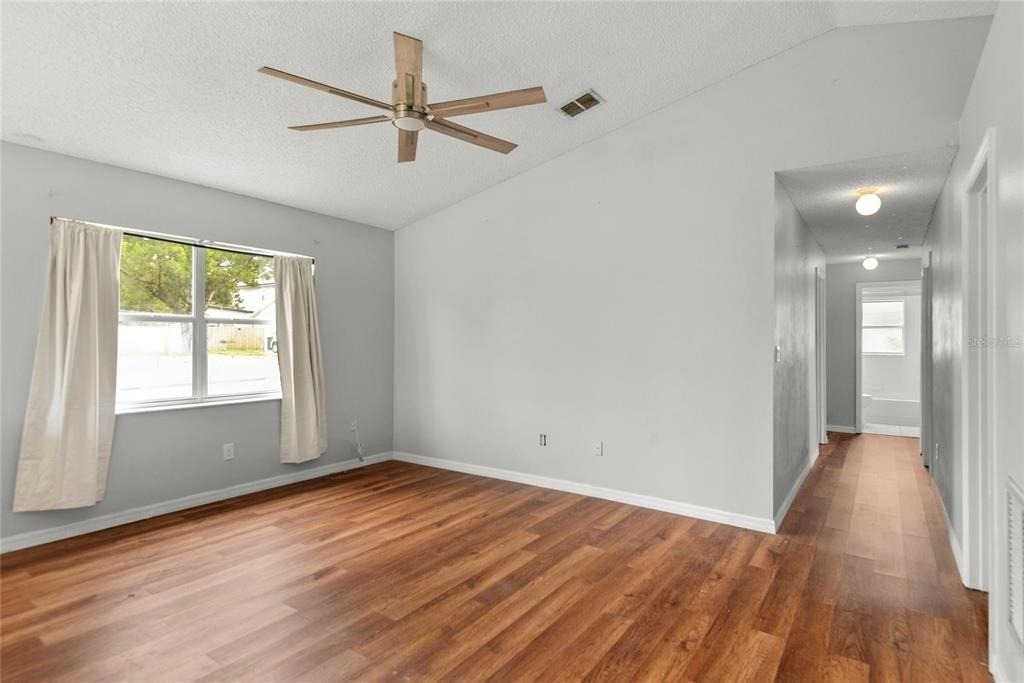301 S Capen Ave - Photo 4