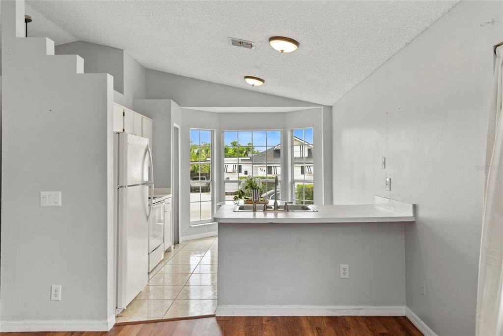 301 S Capen Ave - Photo 7