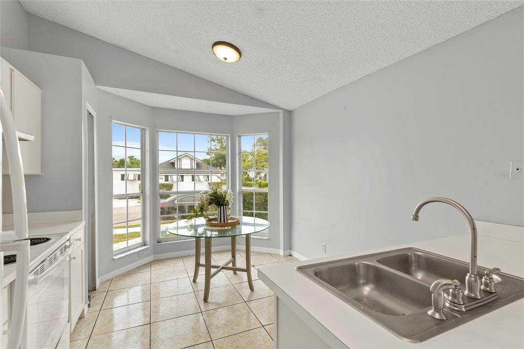 301 S Capen Ave - Photo 11