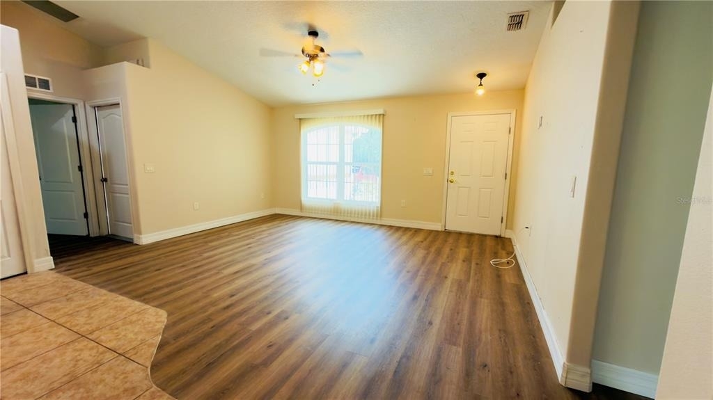 200 Breakwater Street Se - Photo 4
