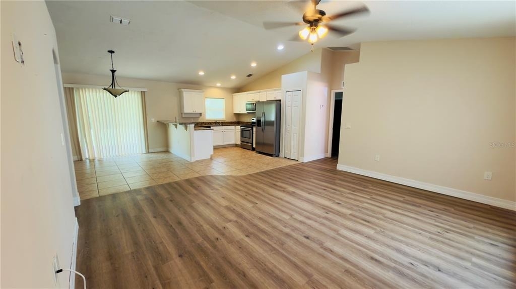200 Breakwater Street Se - Photo 2