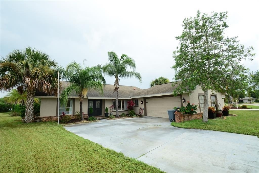 58 Comanche Court - Photo 0