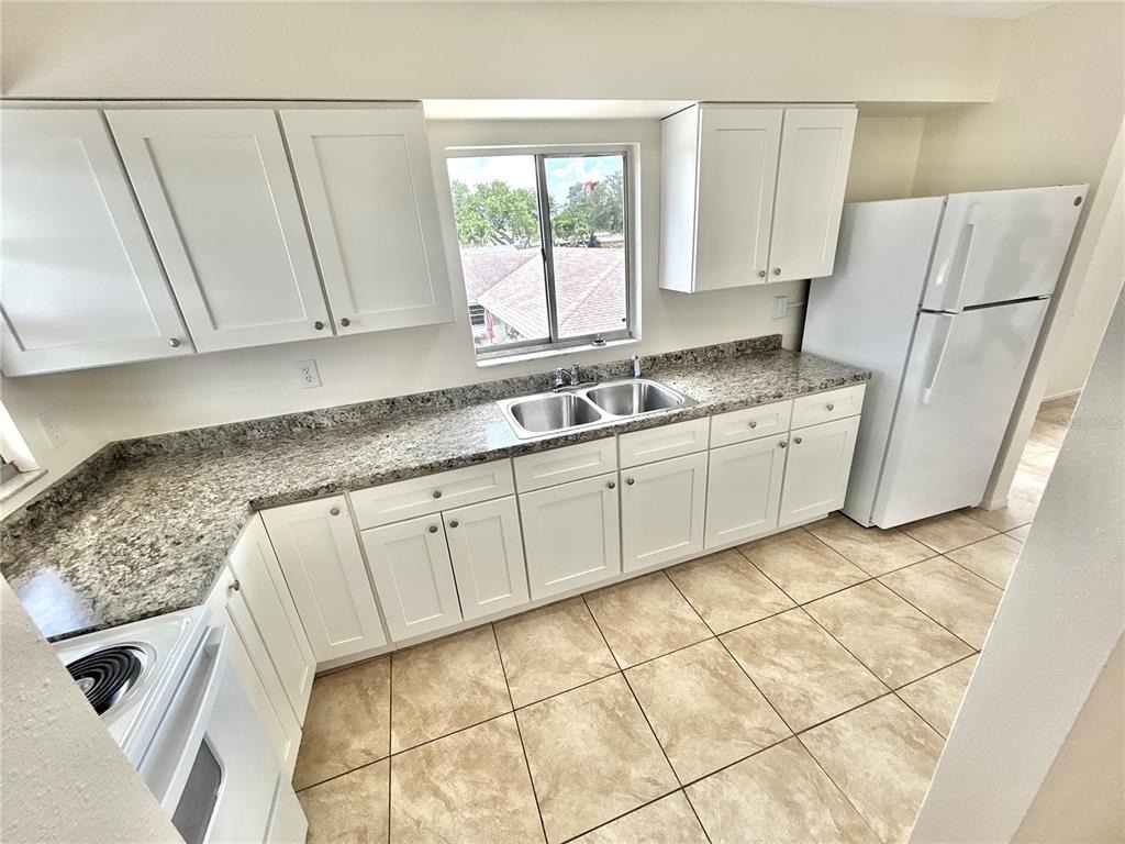 4224 62nd Street W - Photo 4
