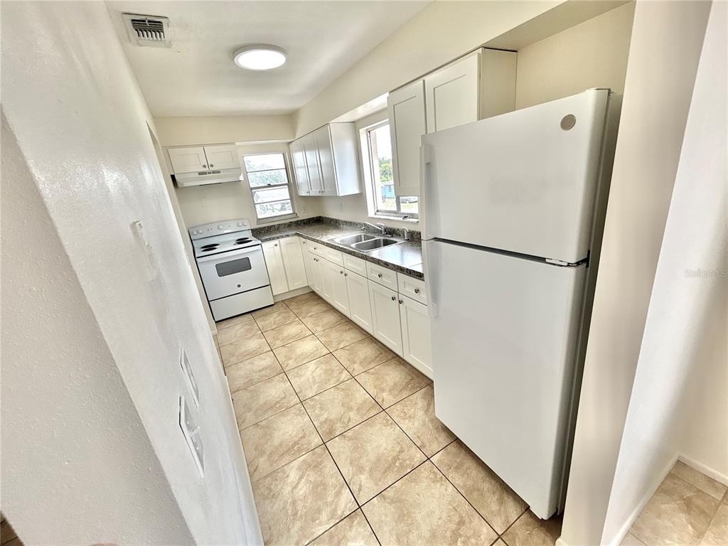4224 62nd Street W - Photo 5
