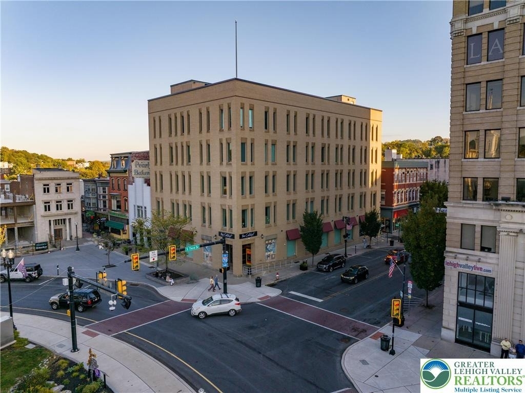 16 Centre Square - Photo 2