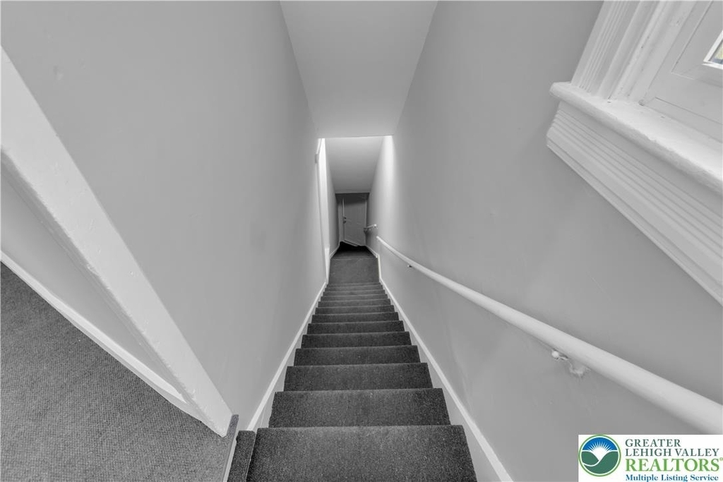 149 W Ridge Street W - Photo 1