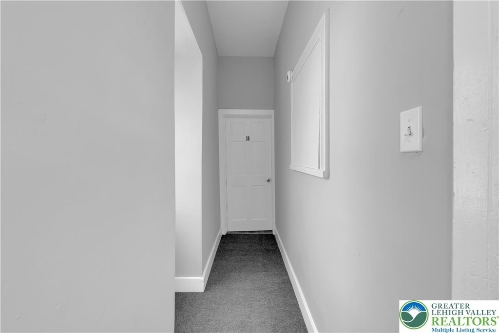149 W Ridge Street W - Photo 2