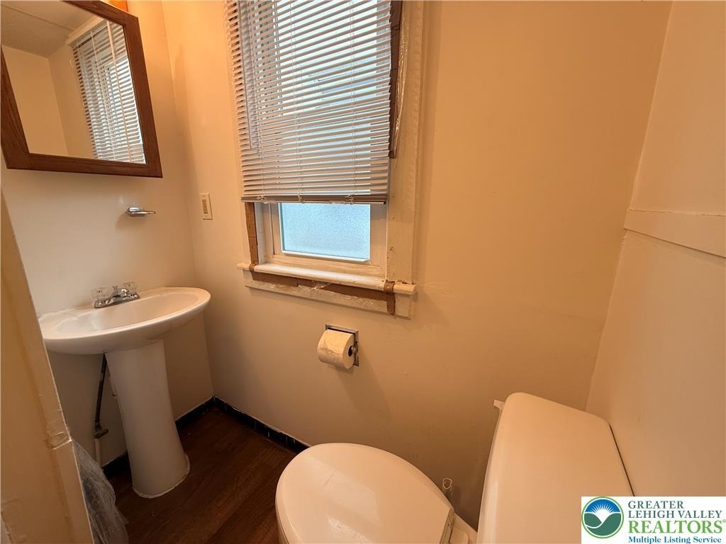 213 E Bertsch Street - Photo 8