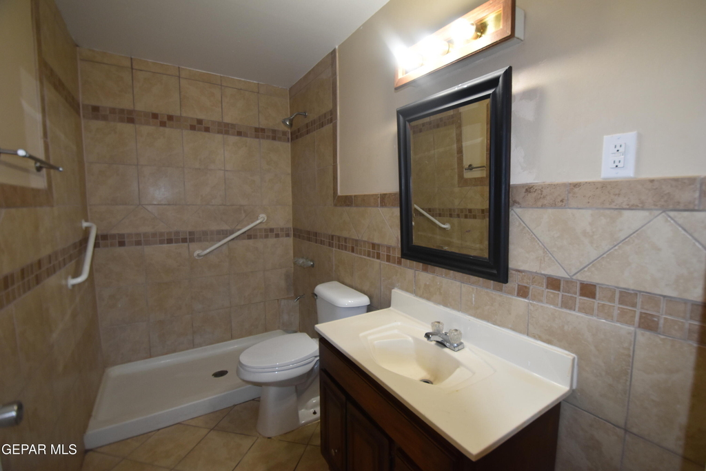 807 Poplar Street - Photo 2