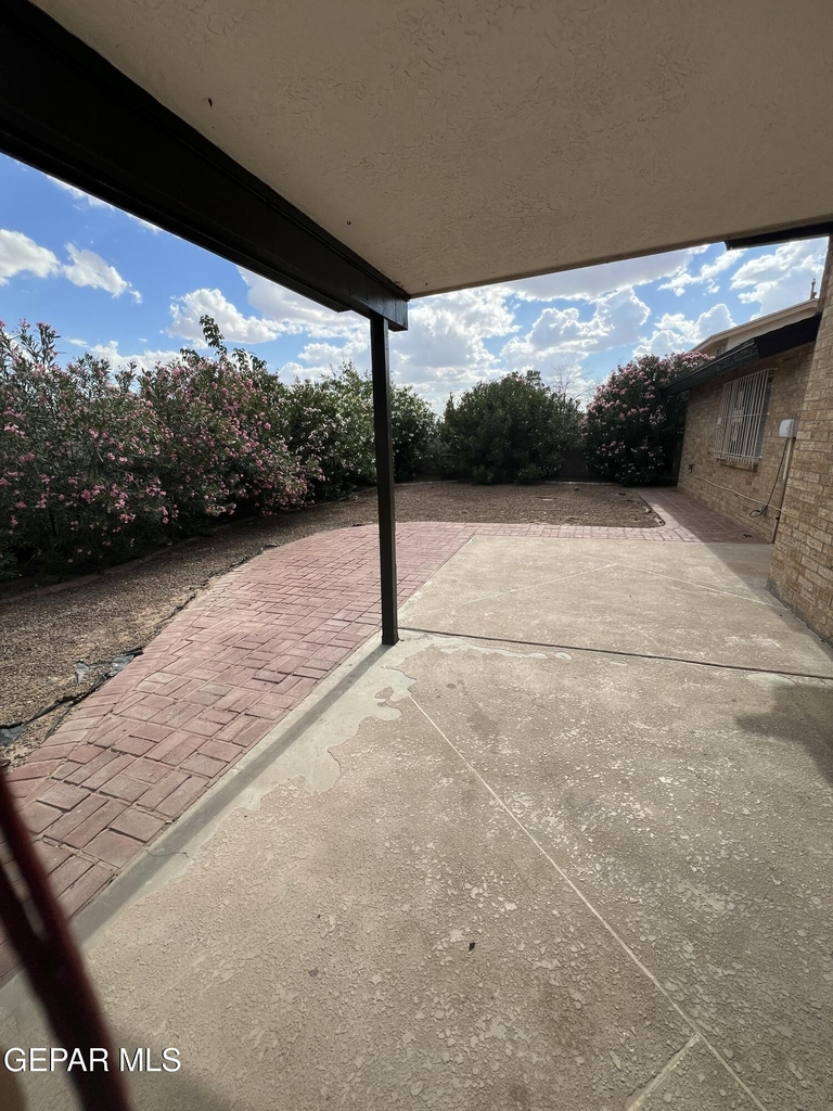 7772 Iroquois Drive - Photo 23