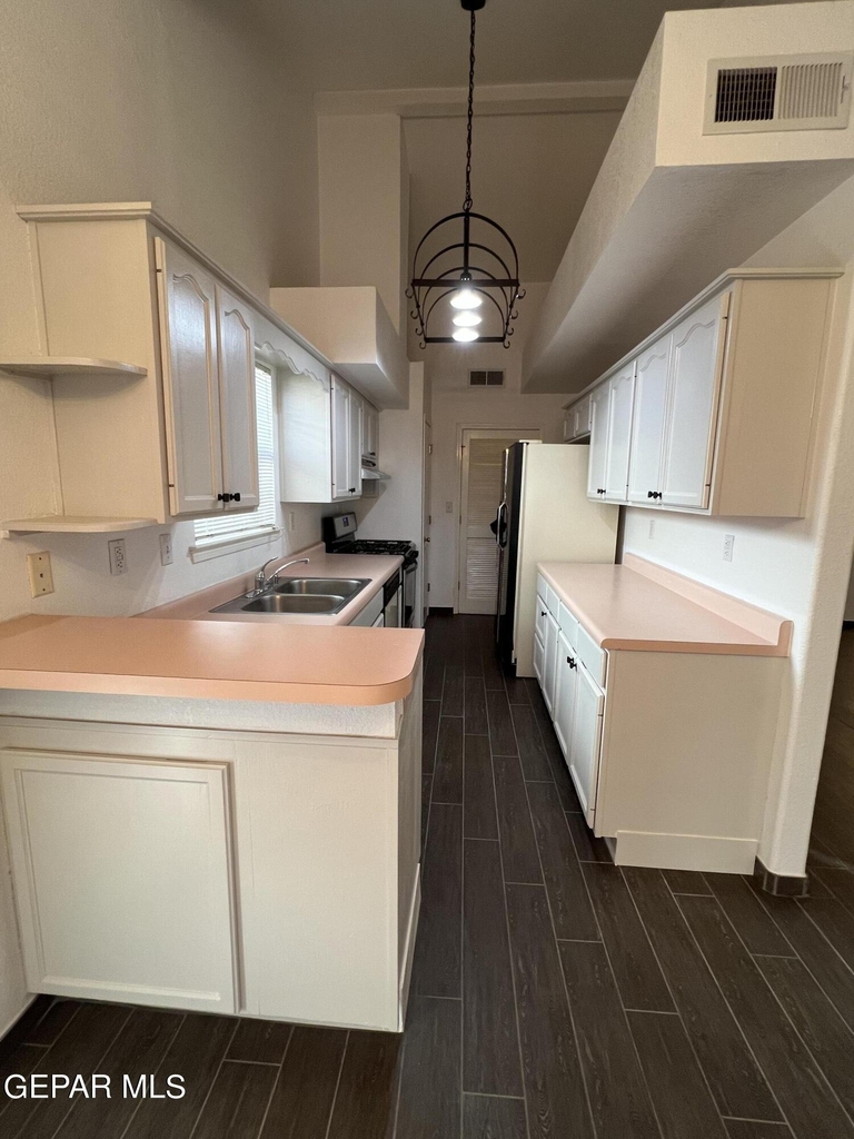 7115 Oval Rock Drive - Photo 10