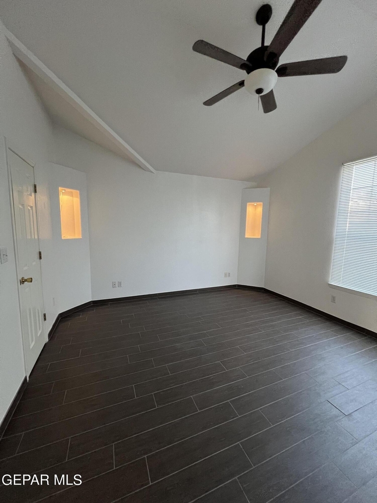 7115 Oval Rock Drive - Photo 18