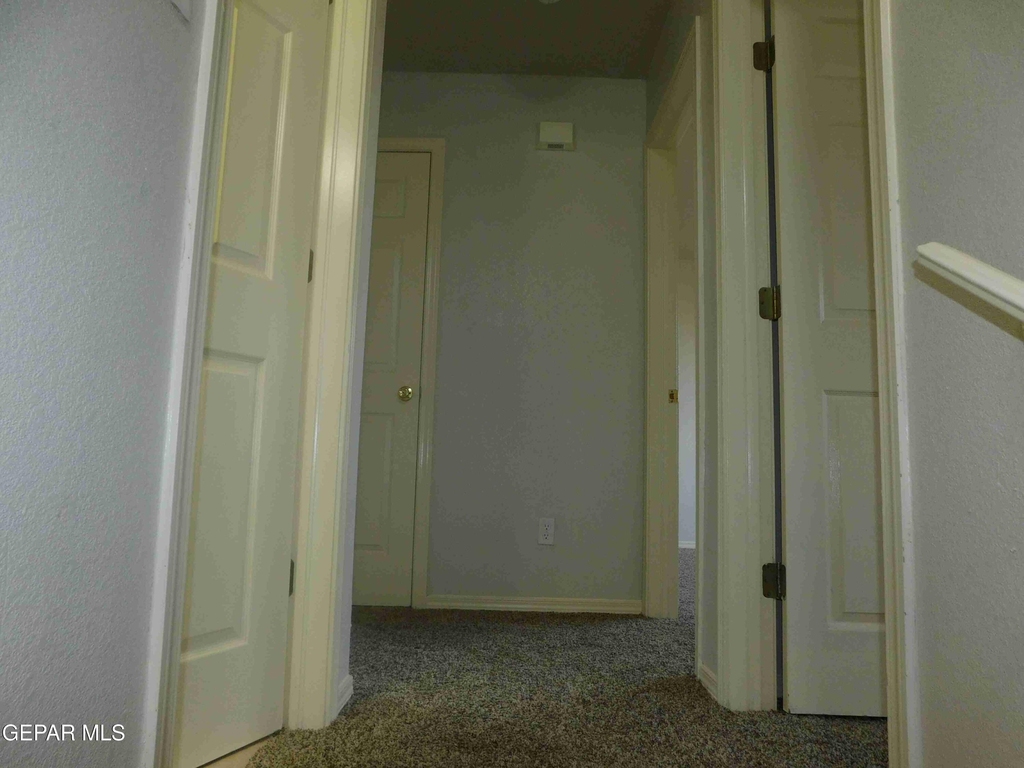 10021 Railroad Drive - Photo 11