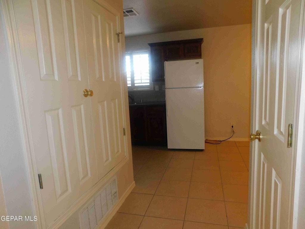 10021 Railroad Drive - Photo 6