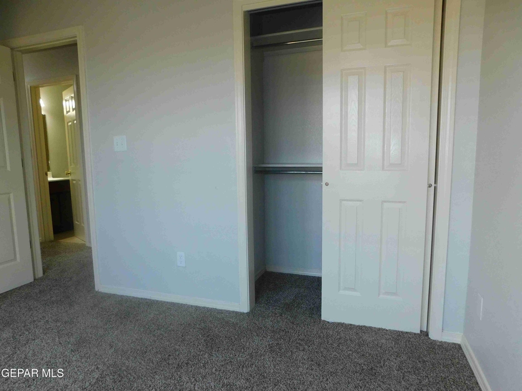 10021 Railroad Drive - Photo 15