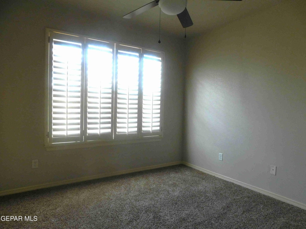 10021 Railroad Drive - Photo 12