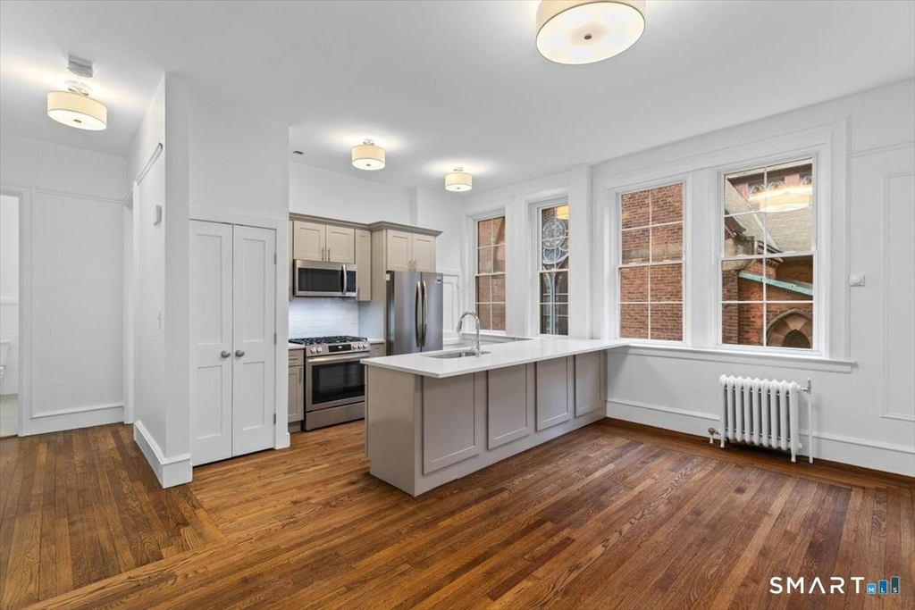 284 Orange Street - Photo 1