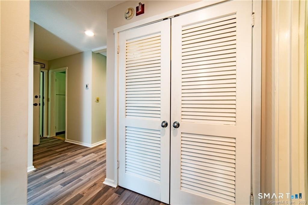 140 Woodvale Drive - Photo 3