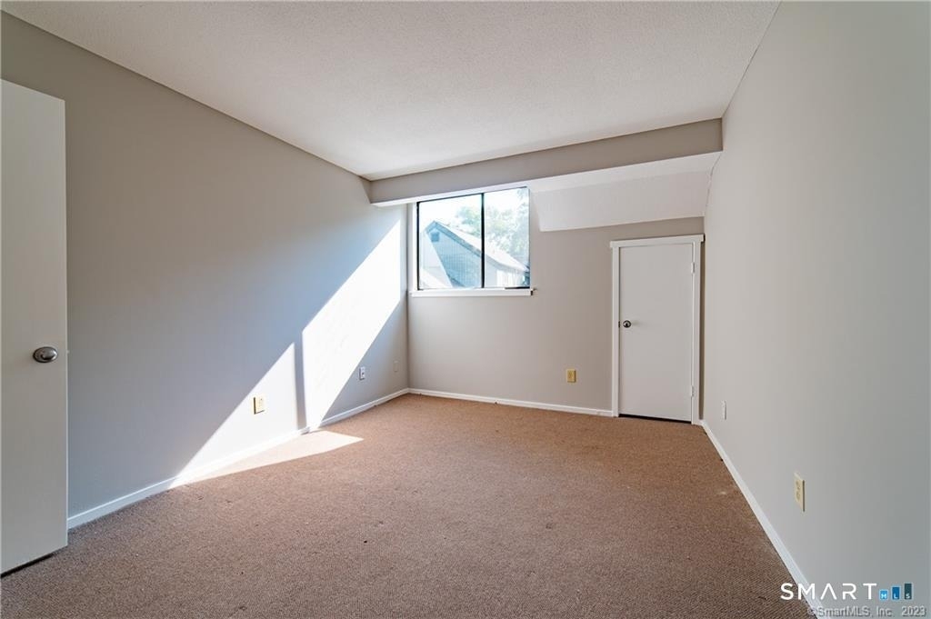 140 Woodvale Drive - Photo 0