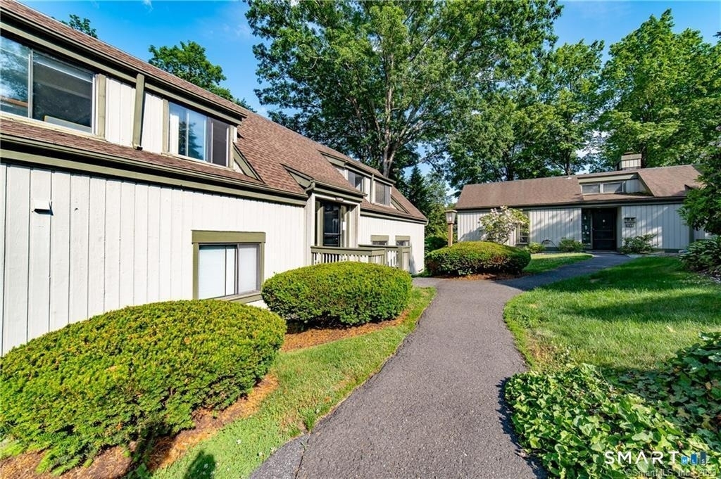 140 Woodvale Drive - Photo 12