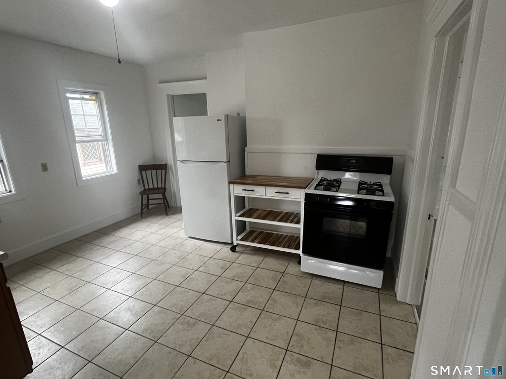 162 Connecticut Avenue - Photo 2