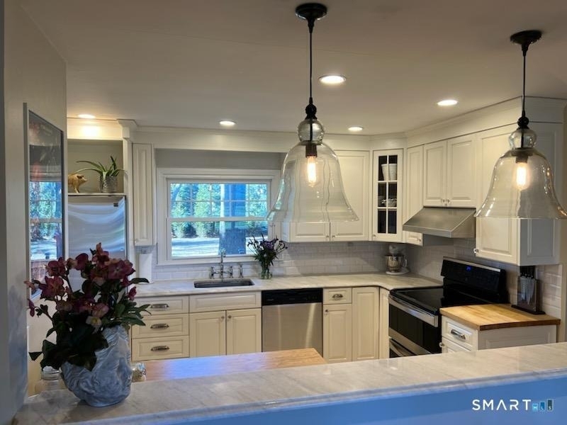 186 Schiller Road - Photo 2