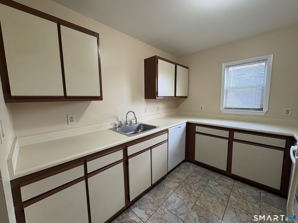 37 Greenwich Avenue - Photo 5