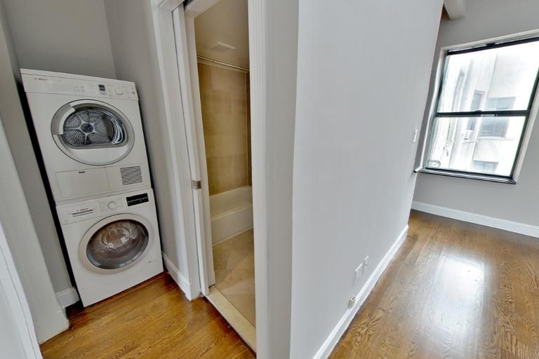 East 100th Street - Photo 1