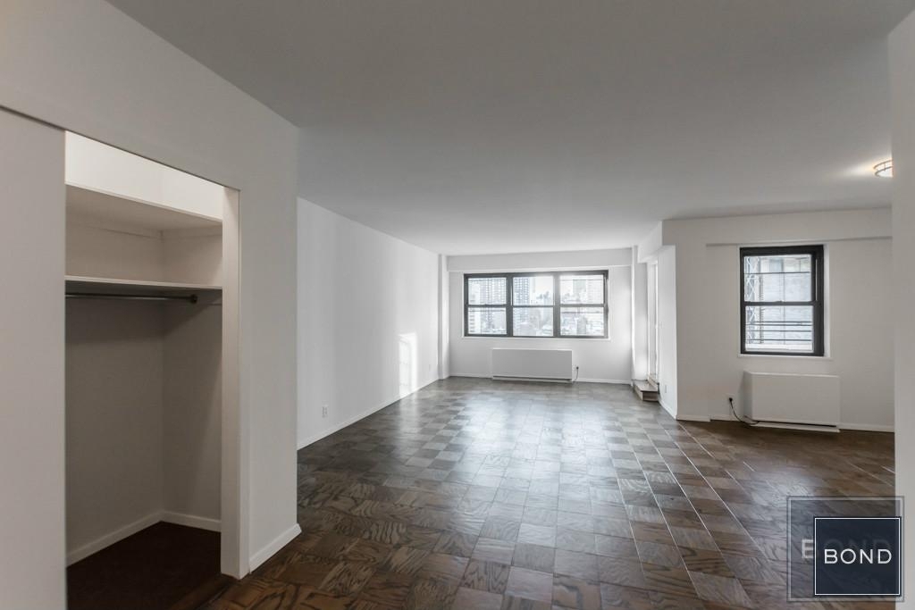 East 88th Street - Photo 2