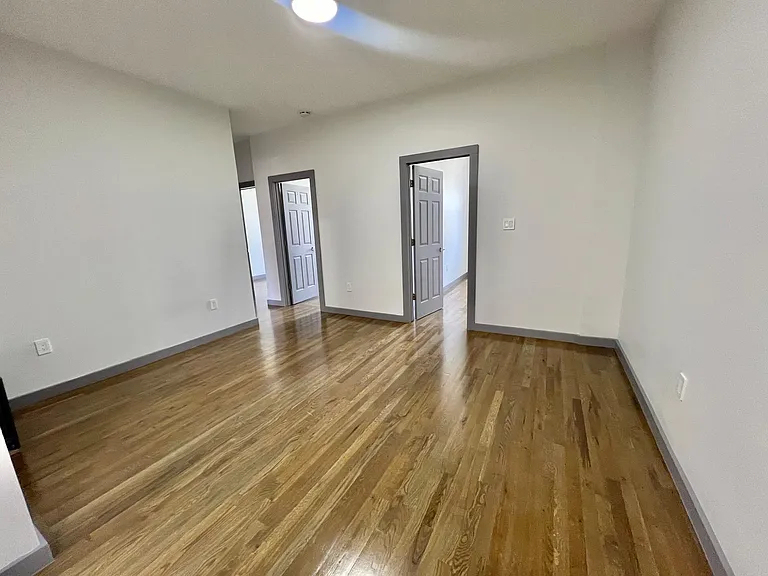 550 West 157th Street - Large rooms - Photo 7