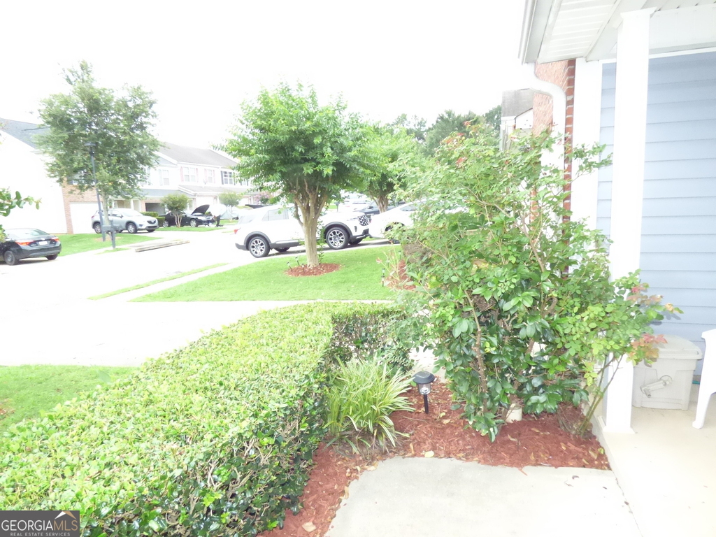 1465 April Lane - Photo 3