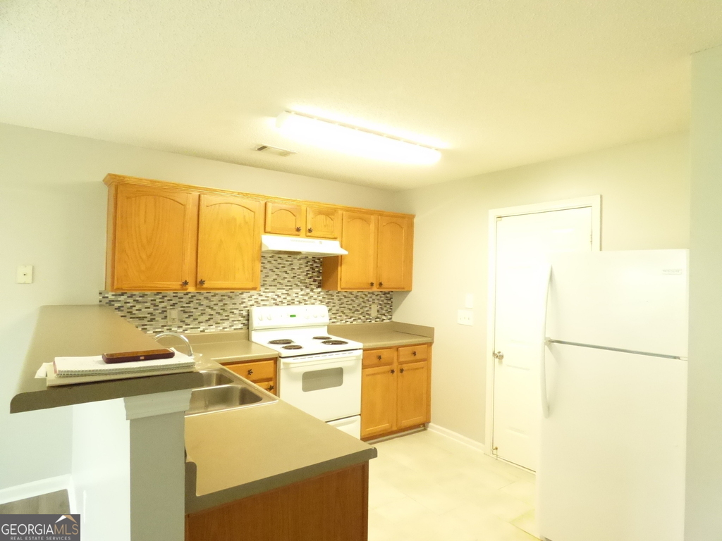 1465 April Lane - Photo 11