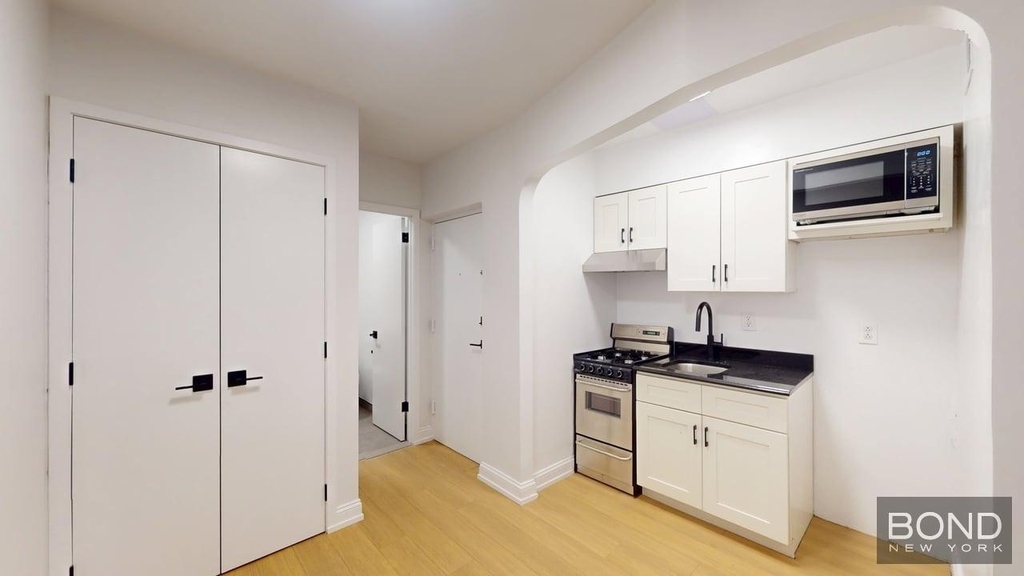 227 East 11th Street - Photo 4