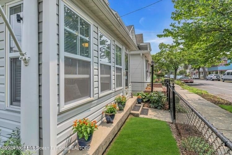 113 Webb Avenue - Photo 34