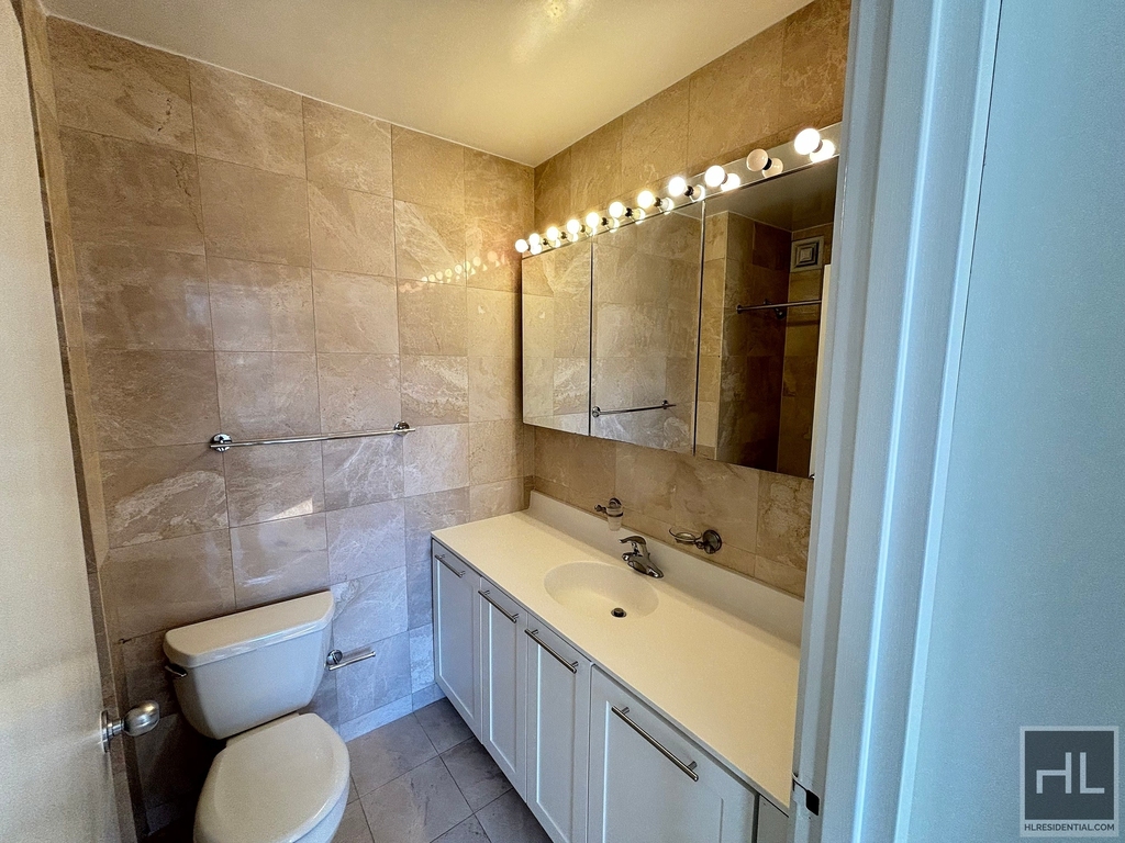 West 87th Street - Photo 3