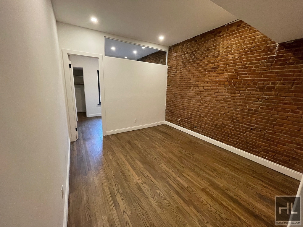 East 80 Street - Photo 2