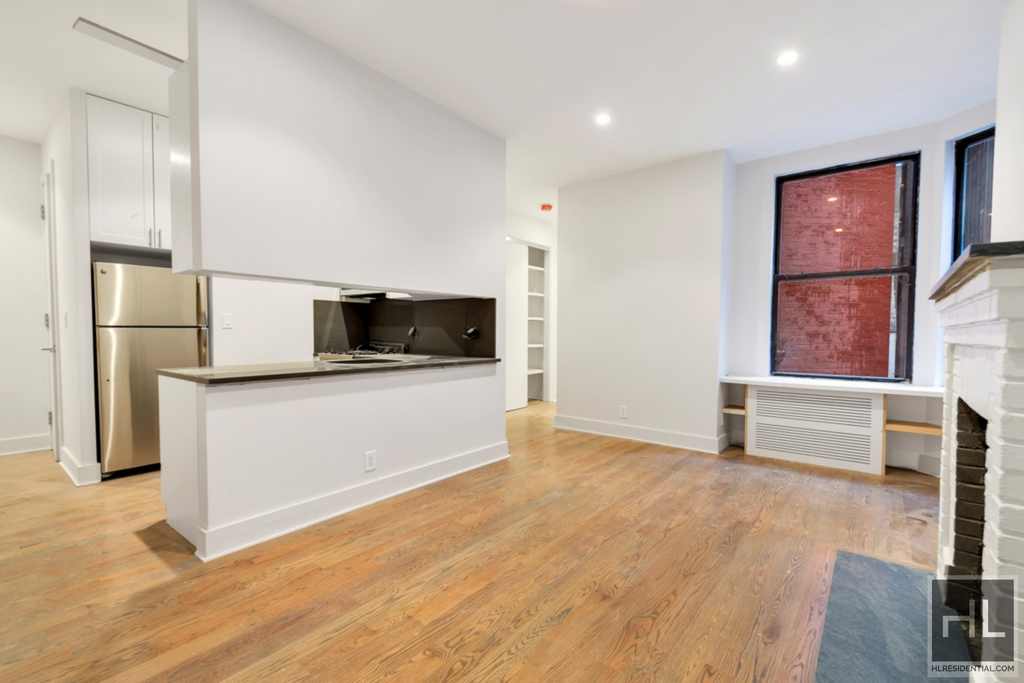 Madison Avenue - Photo 1