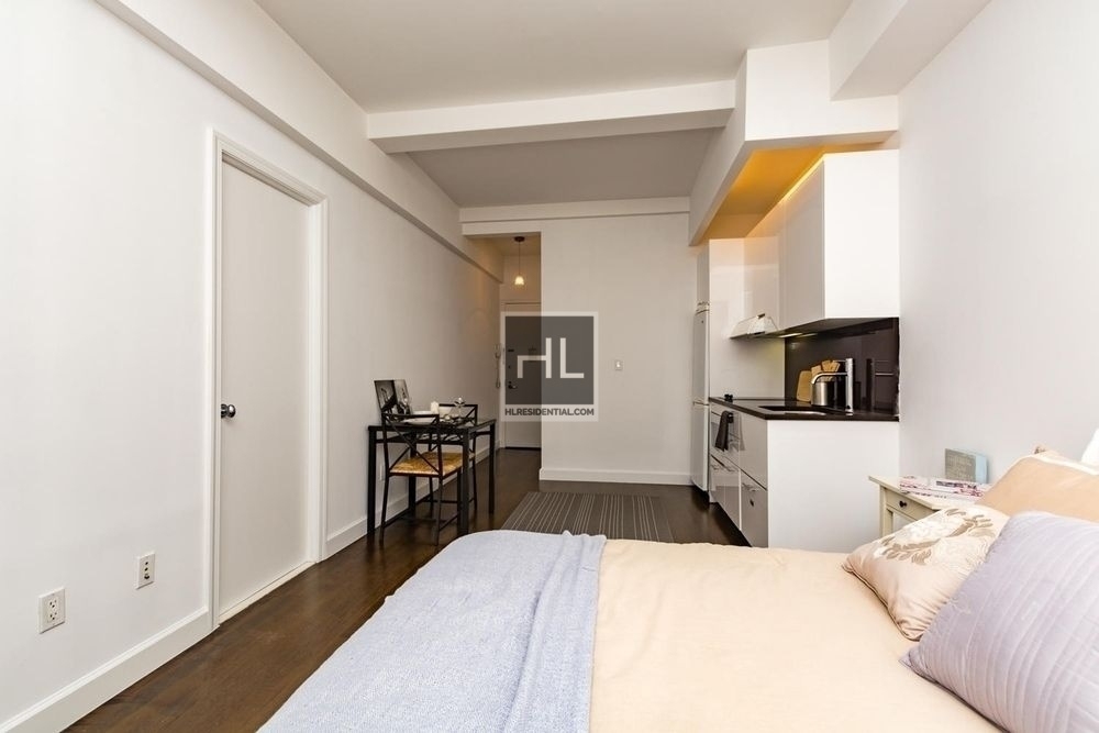 West 91st Street - Photo 3
