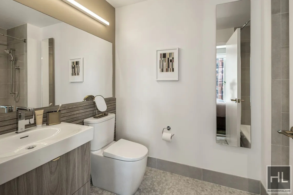 10th Avenue - Photo 2