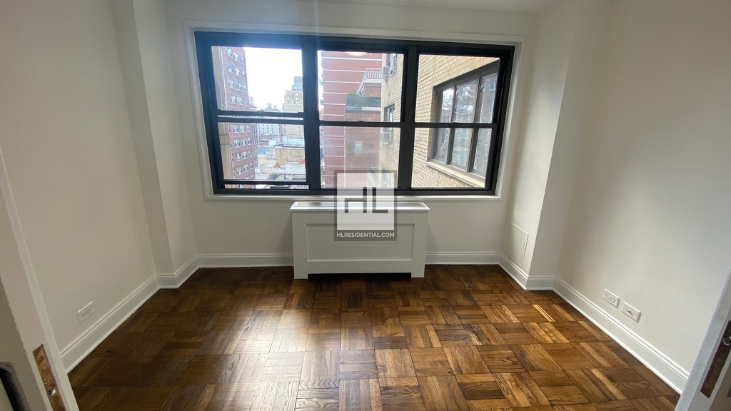 5 Avenue - Photo 3