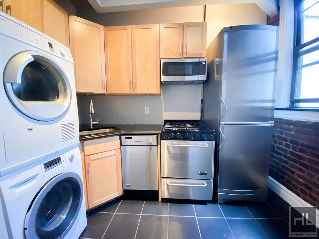 East 23rd Street - Photo 2