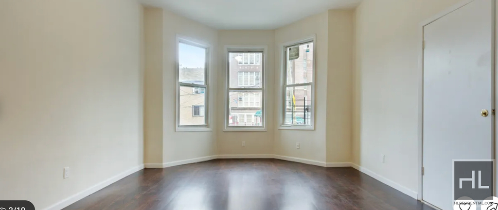 Bryant Avenue - Photo 3