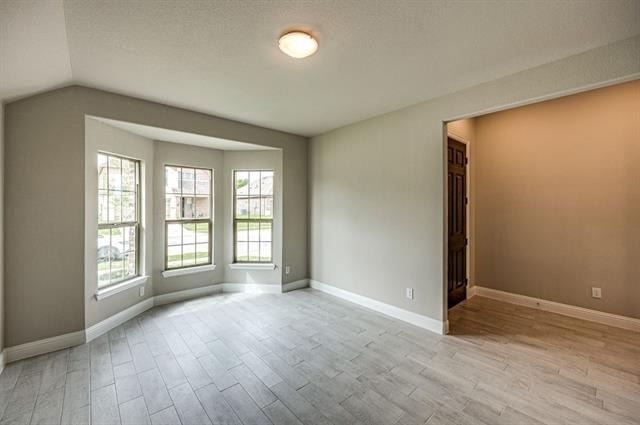 1513 Elizabeth Street - Photo 3