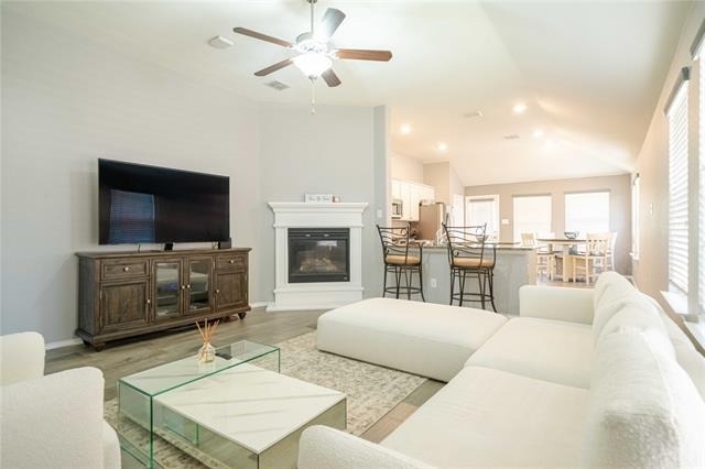 8900 Devonshire Drive - Photo 2