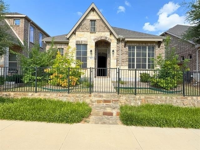 302 Julia Lane - Photo 0