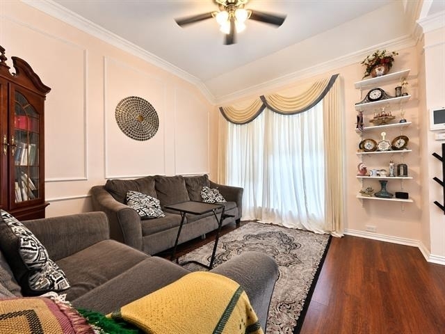 1405 Meadow Drive - Photo 4