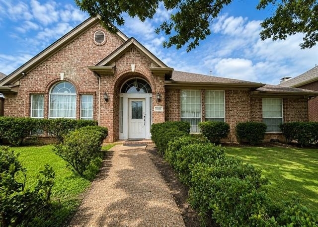 1405 Meadow Drive - Photo 0