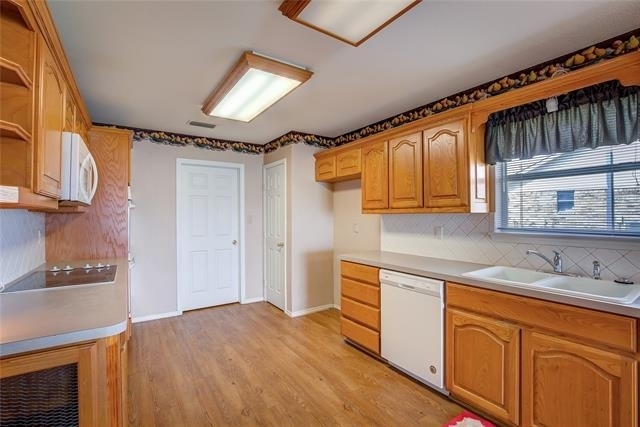 4804 Edgewater Drive - Photo 7