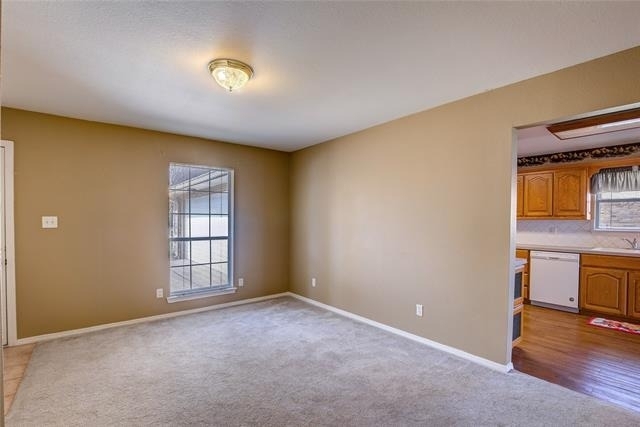 4804 Edgewater Drive - Photo 4